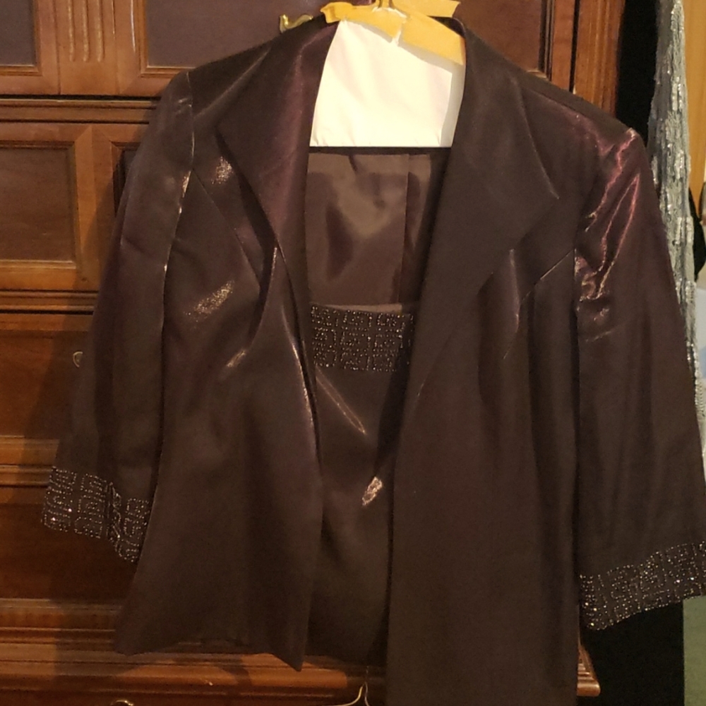 Alex Evenings purple jacket and cami set